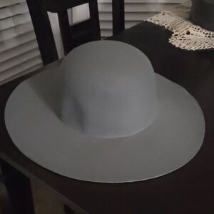 Stylish Gray Wide-Brim Hat